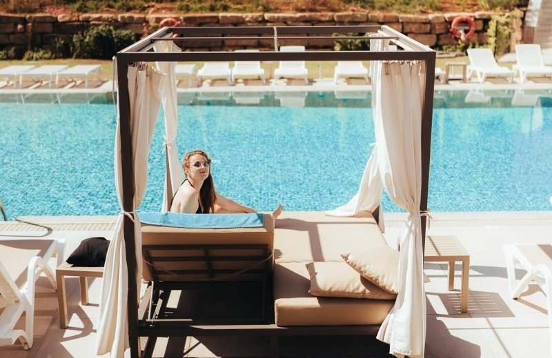 Aparthotel met zwembad spanje