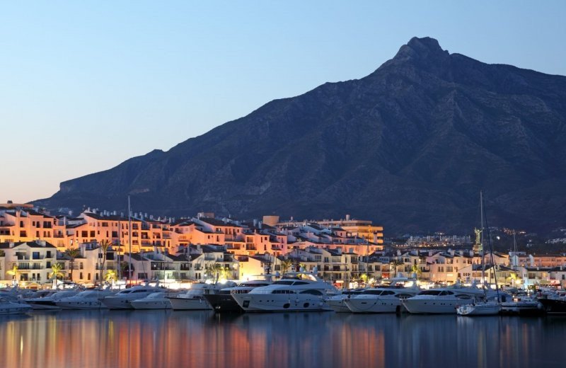 Puerto banus 62b419ec2685e